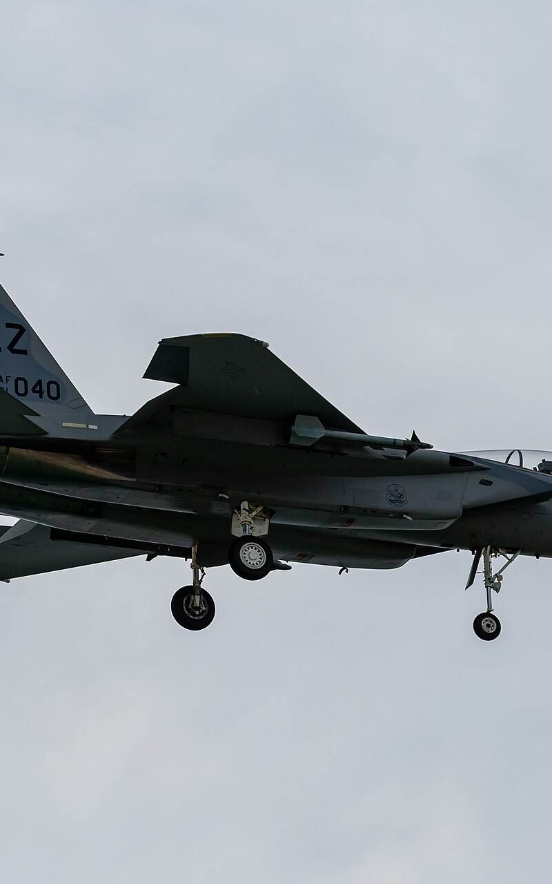  - Twin-engine aircraft