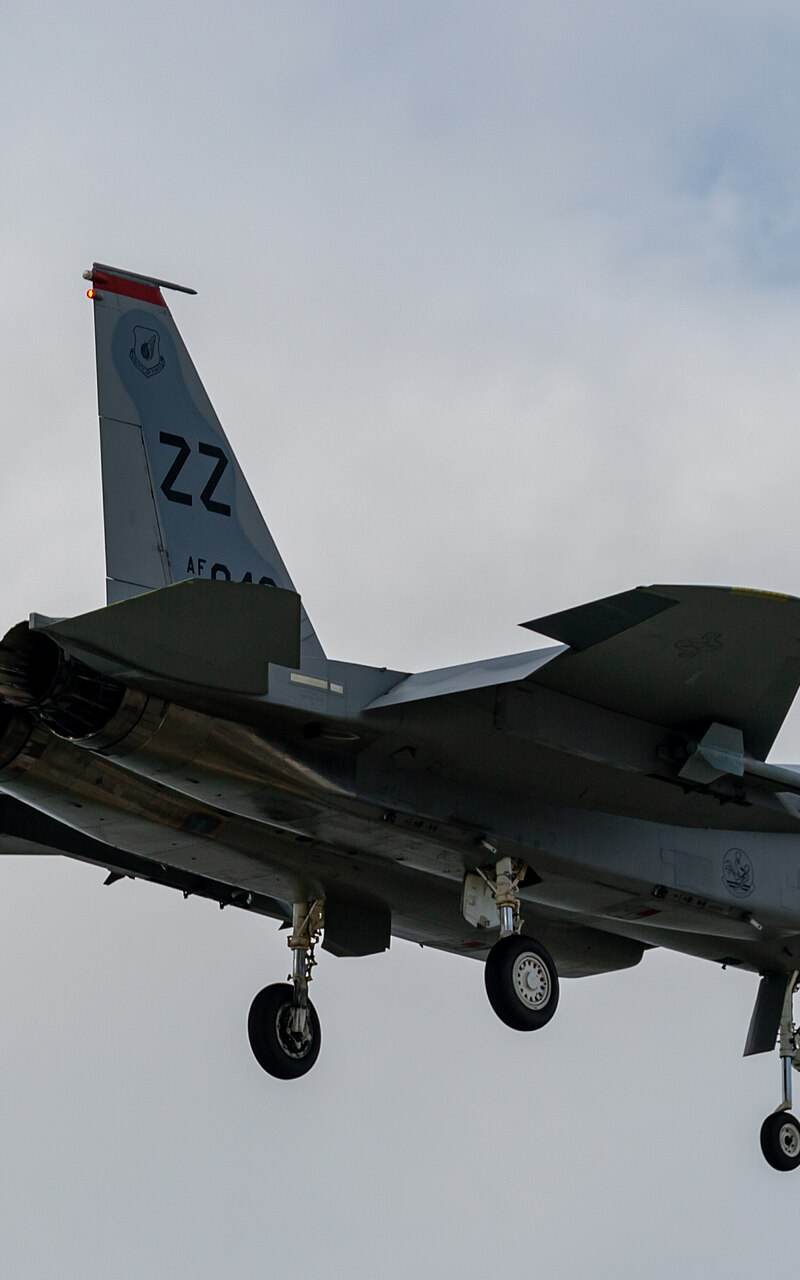  - Twin-engine aircraft