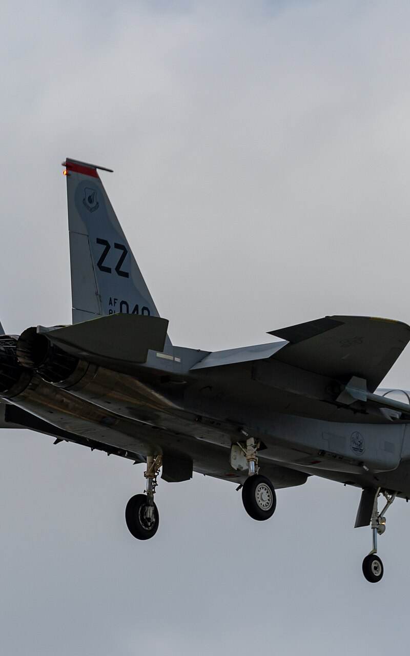  - Twin-engine aircraft
