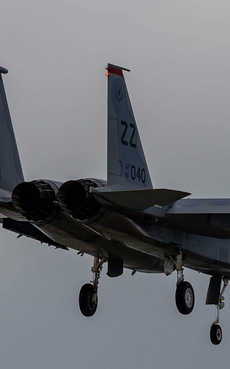  - Twin-engine aircraft