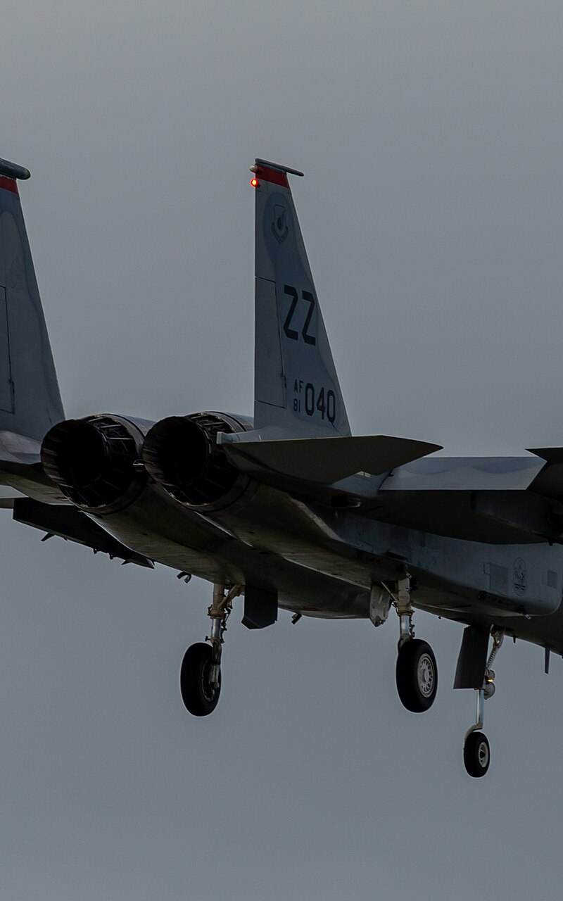  - Twin-engine aircraft