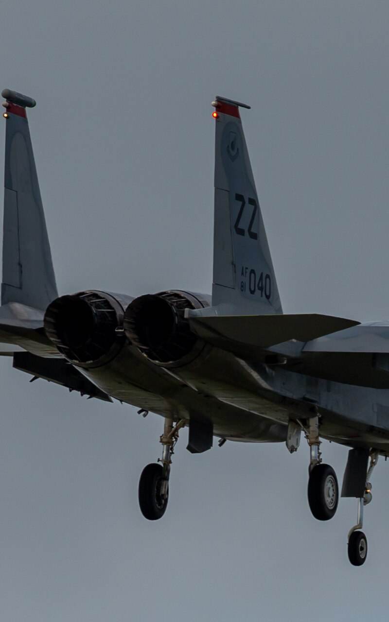  - Twin-engine aircraft