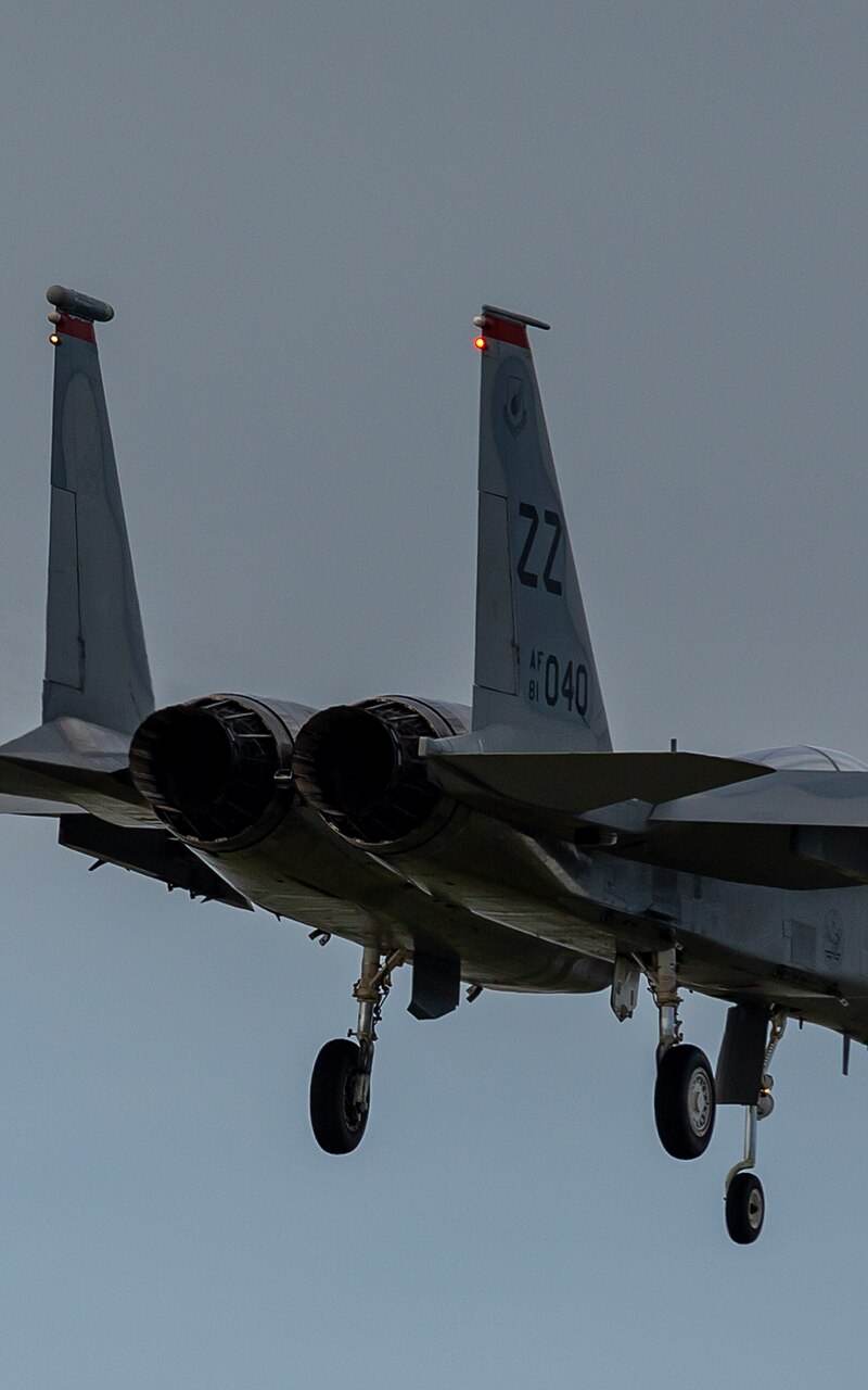  - Twin-engine aircraft