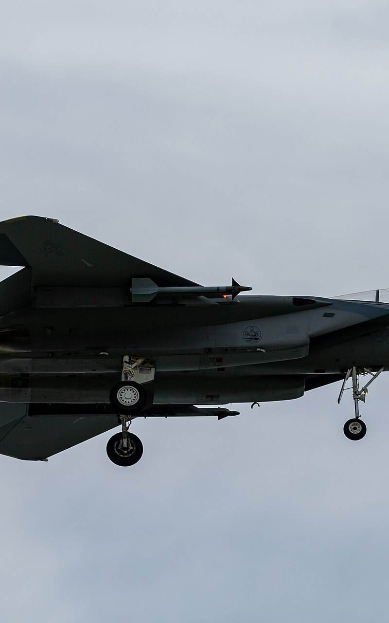  - Twin-engine aircraft