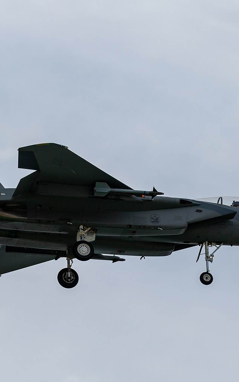  - Twin-engine aircraft