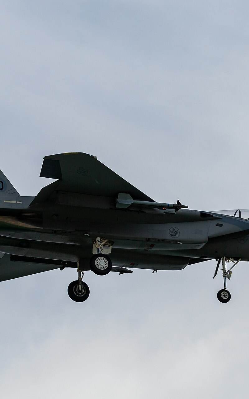  - Twin-engine aircraft