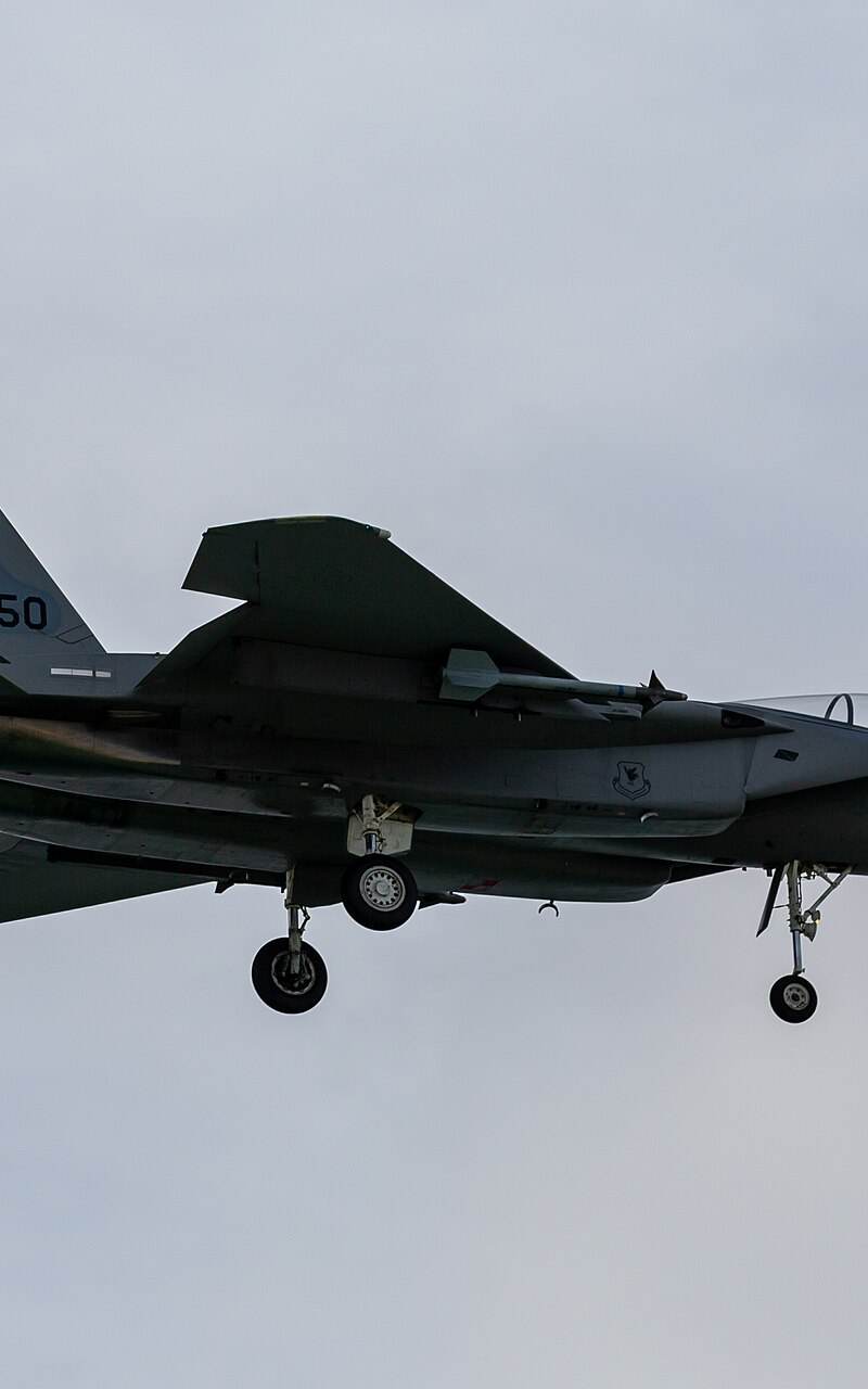  - Twin-engine aircraft