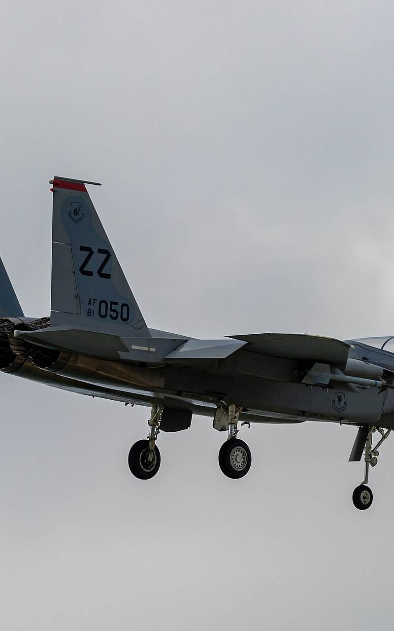  - Twin-engine aircraft
