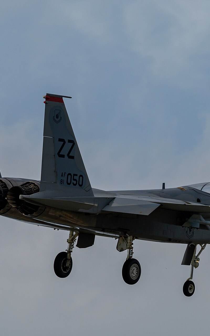  - Twin-engine aircraft