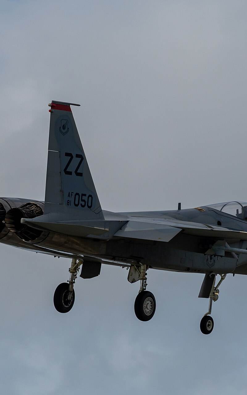 - Twin-engine aircraft