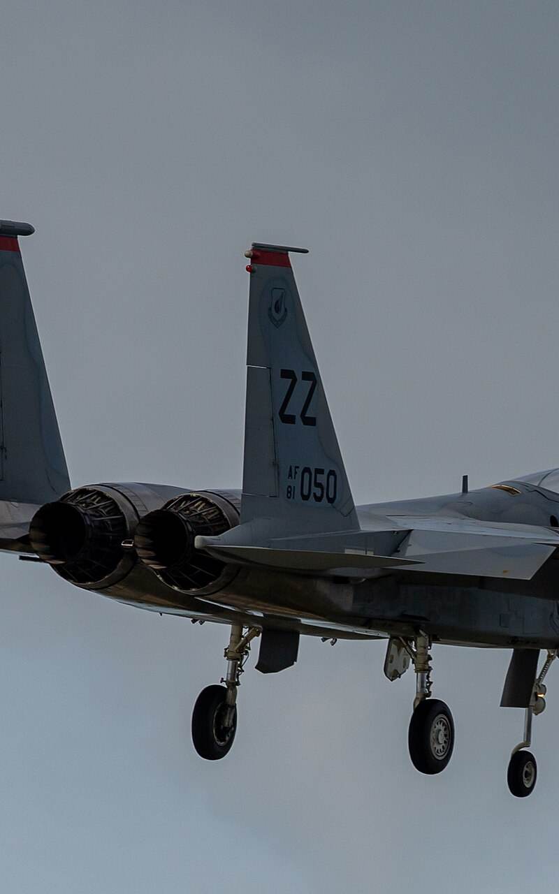  - Twin-engine aircraft
