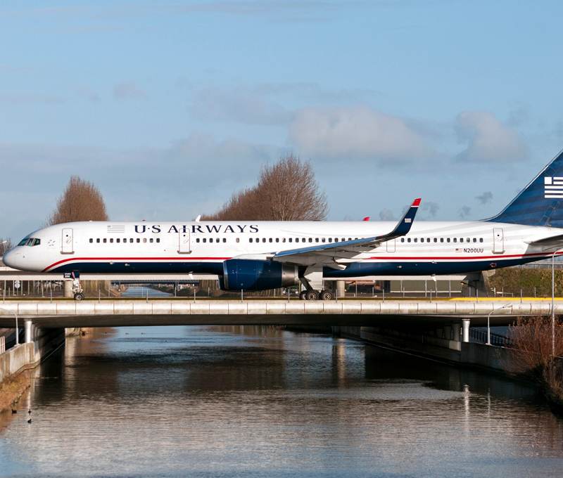 N200UU - Twin-engine aircraft