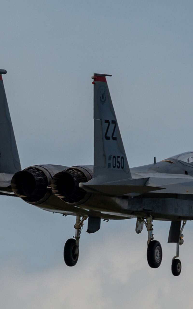  - Twin-engine aircraft