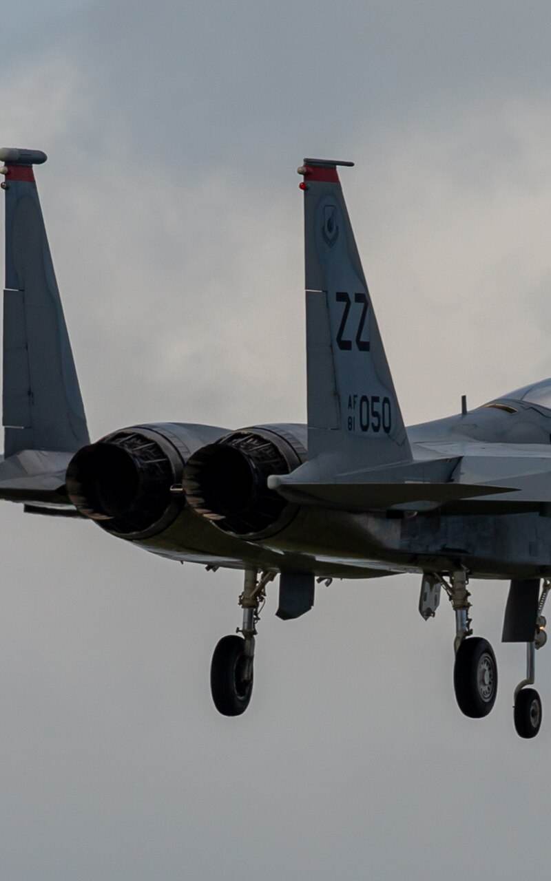  - Twin-engine aircraft