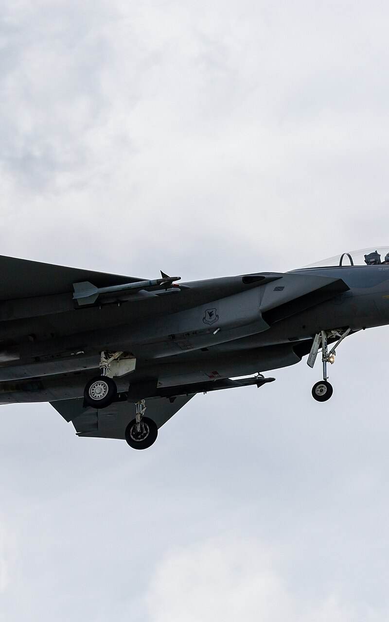  - Twin-engine aircraft