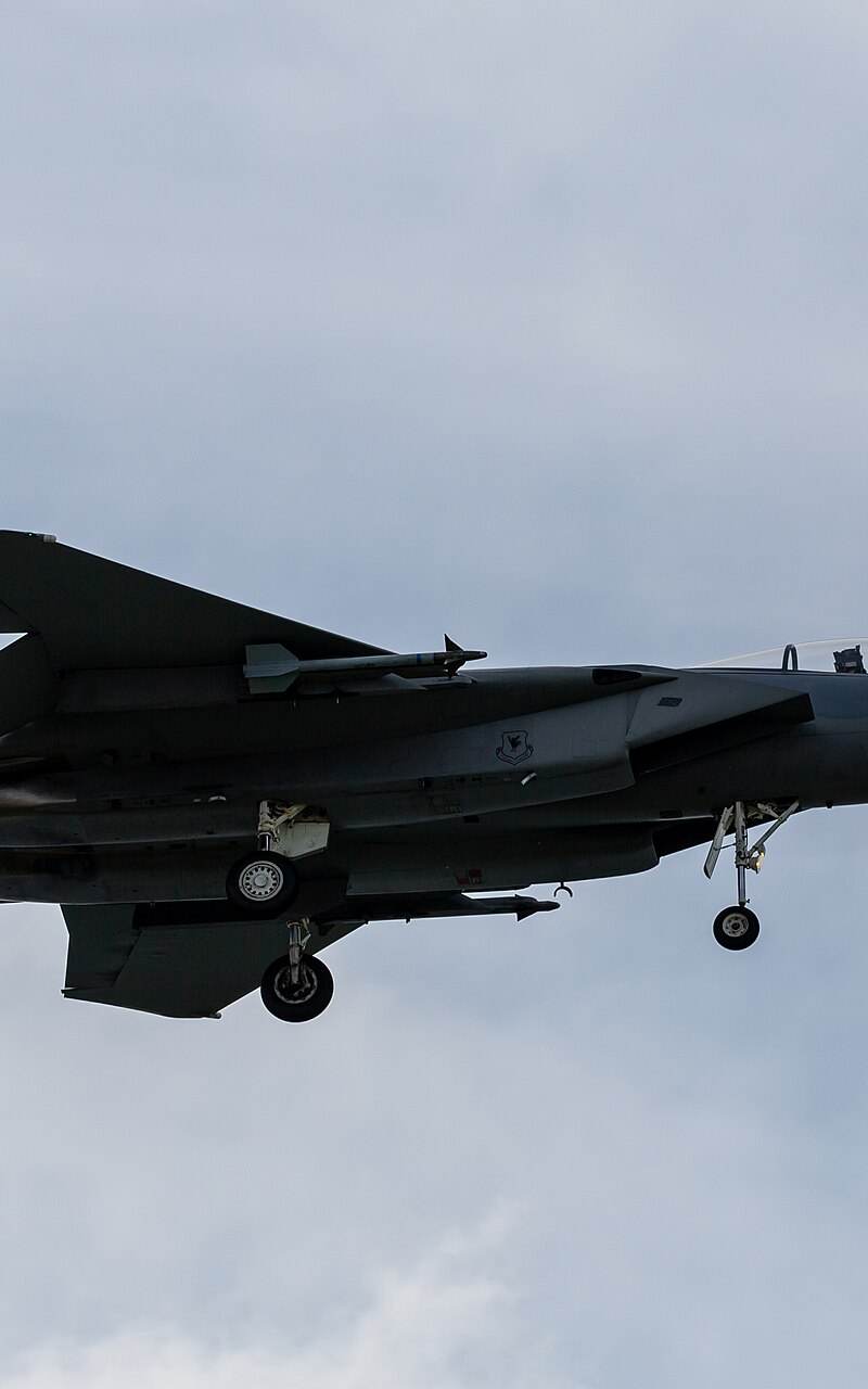  - Twin-engine aircraft