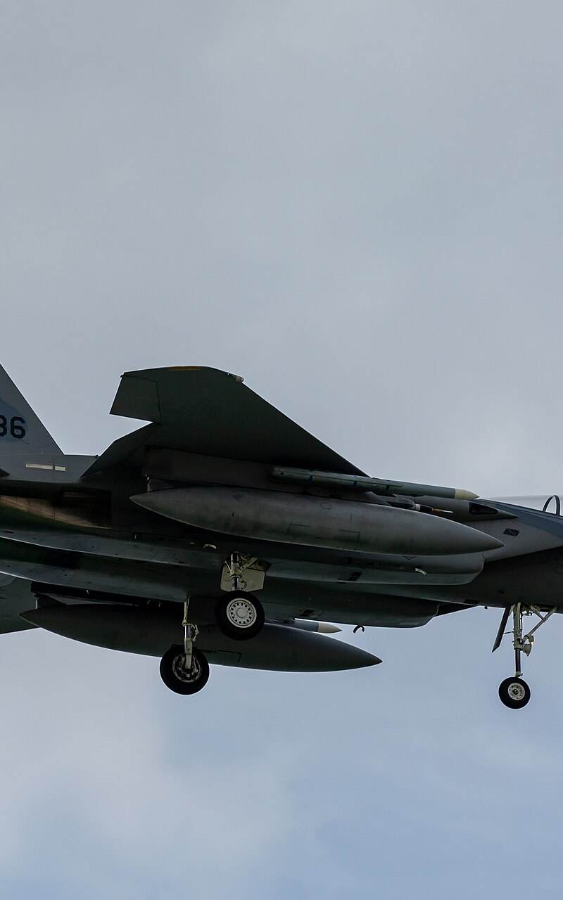  - Twin-engine aircraft