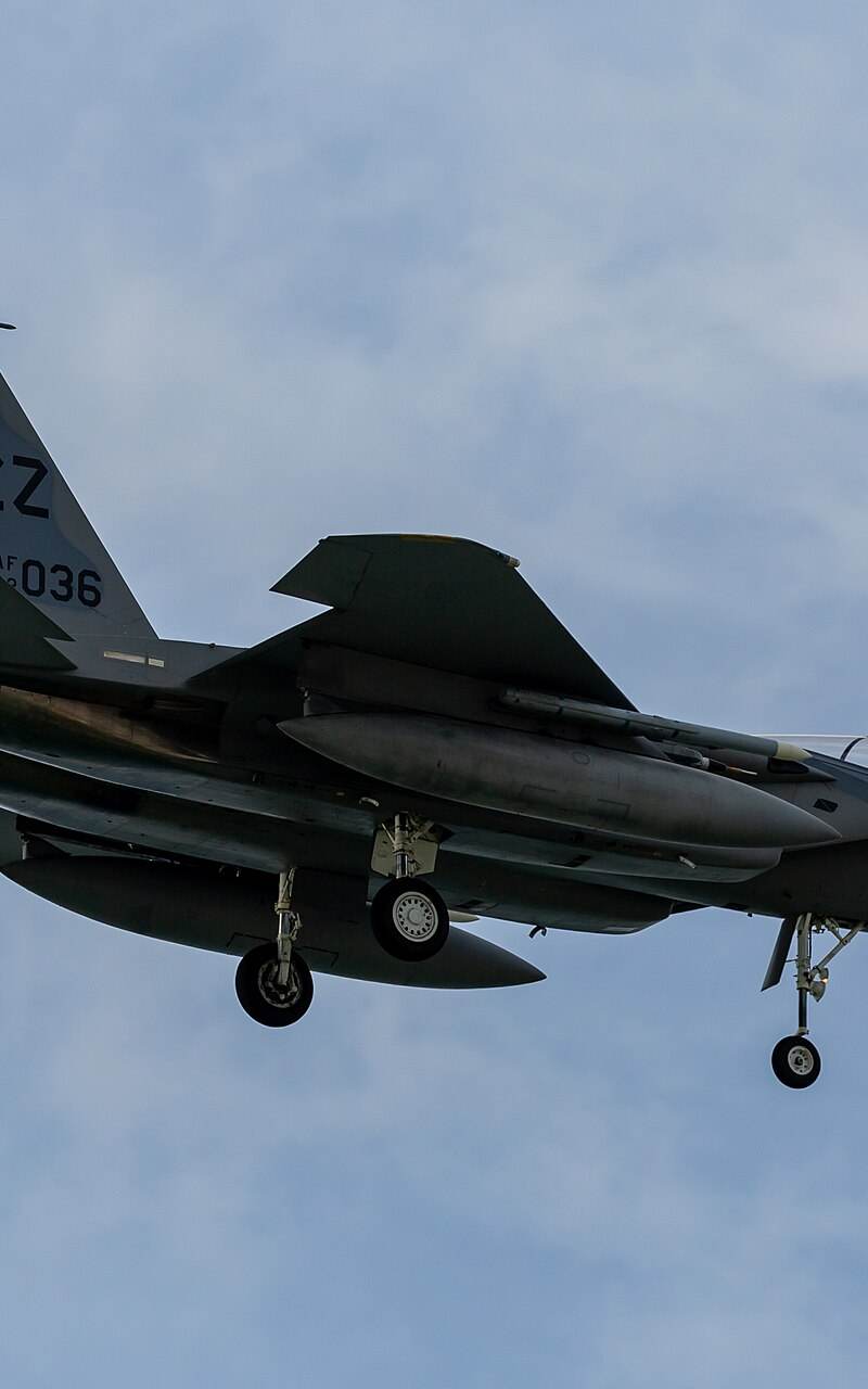  - Twin-engine aircraft