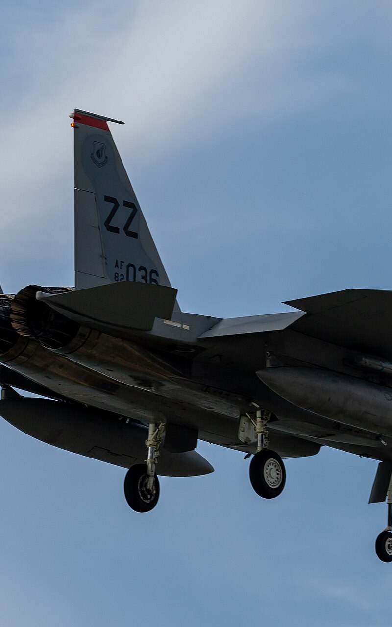  - Twin-engine aircraft