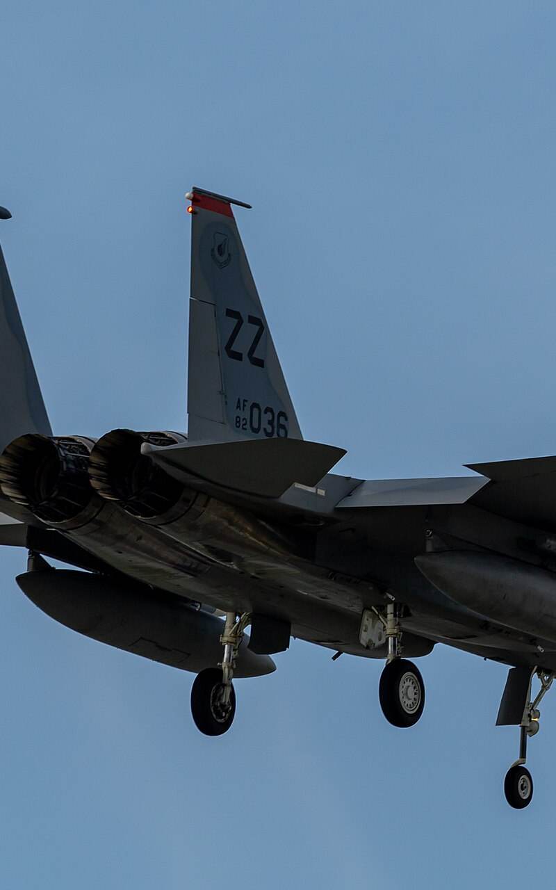  - Twin-engine aircraft