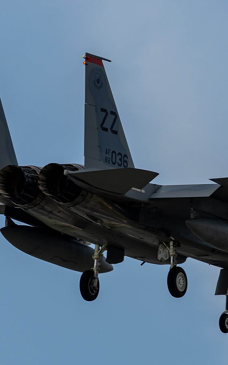 - Twin-engine aircraft