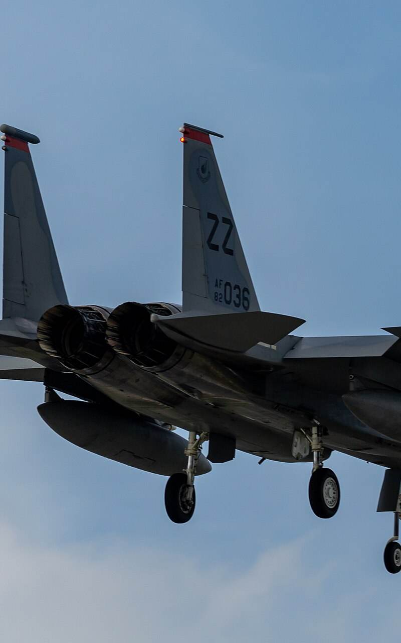  - Twin-engine aircraft