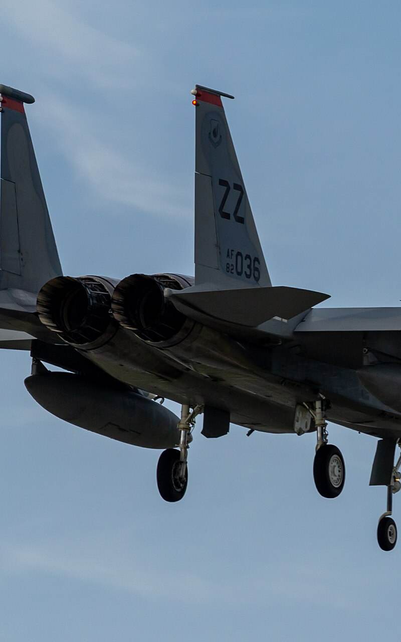  - Twin-engine aircraft