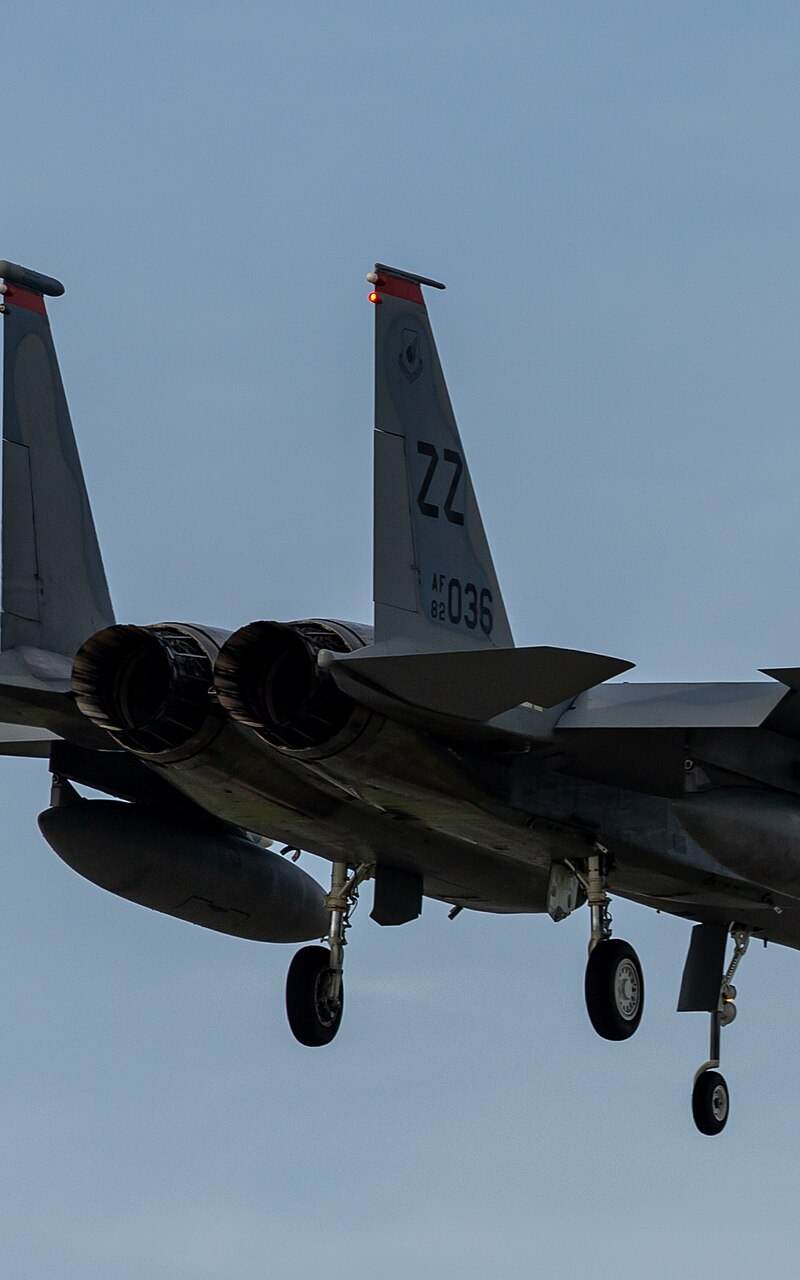  - Twin-engine aircraft