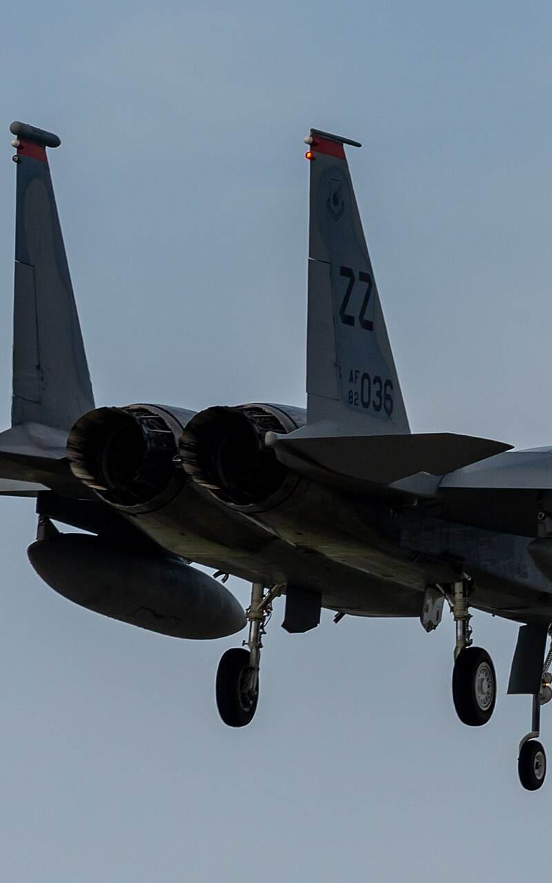  - Twin-engine aircraft