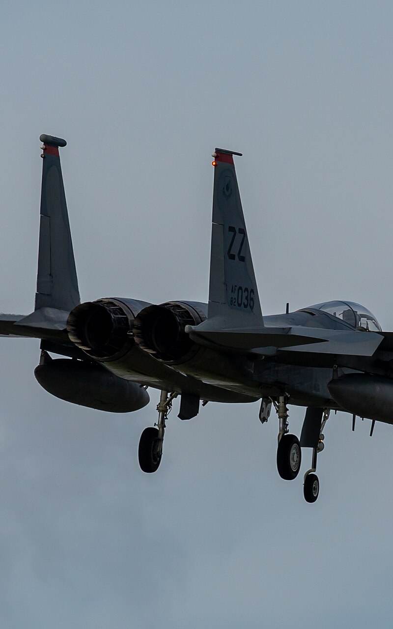  - Twin-engine aircraft