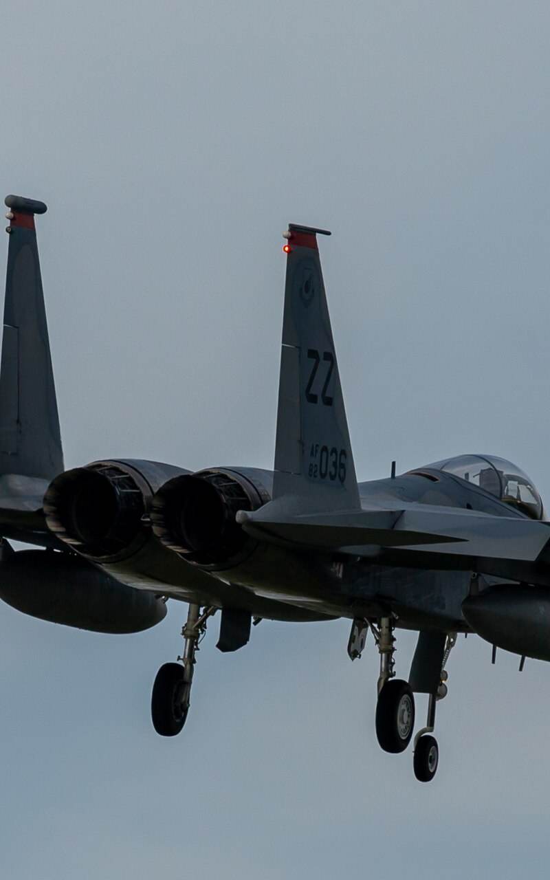  - Twin-engine aircraft