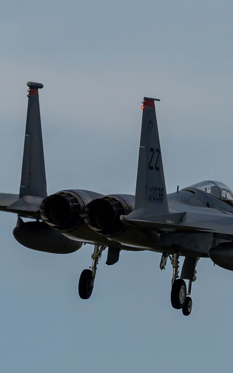  - Twin-engine aircraft