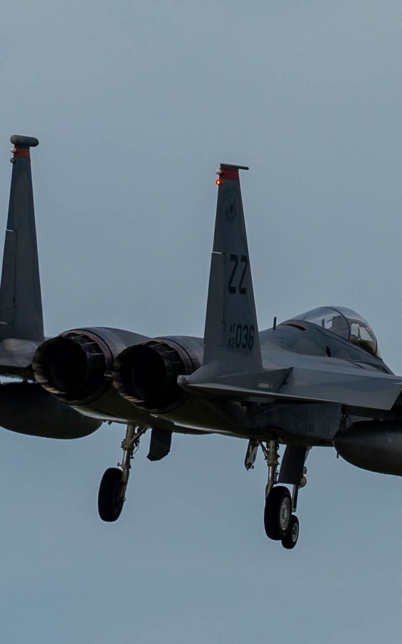  - Twin-engine aircraft