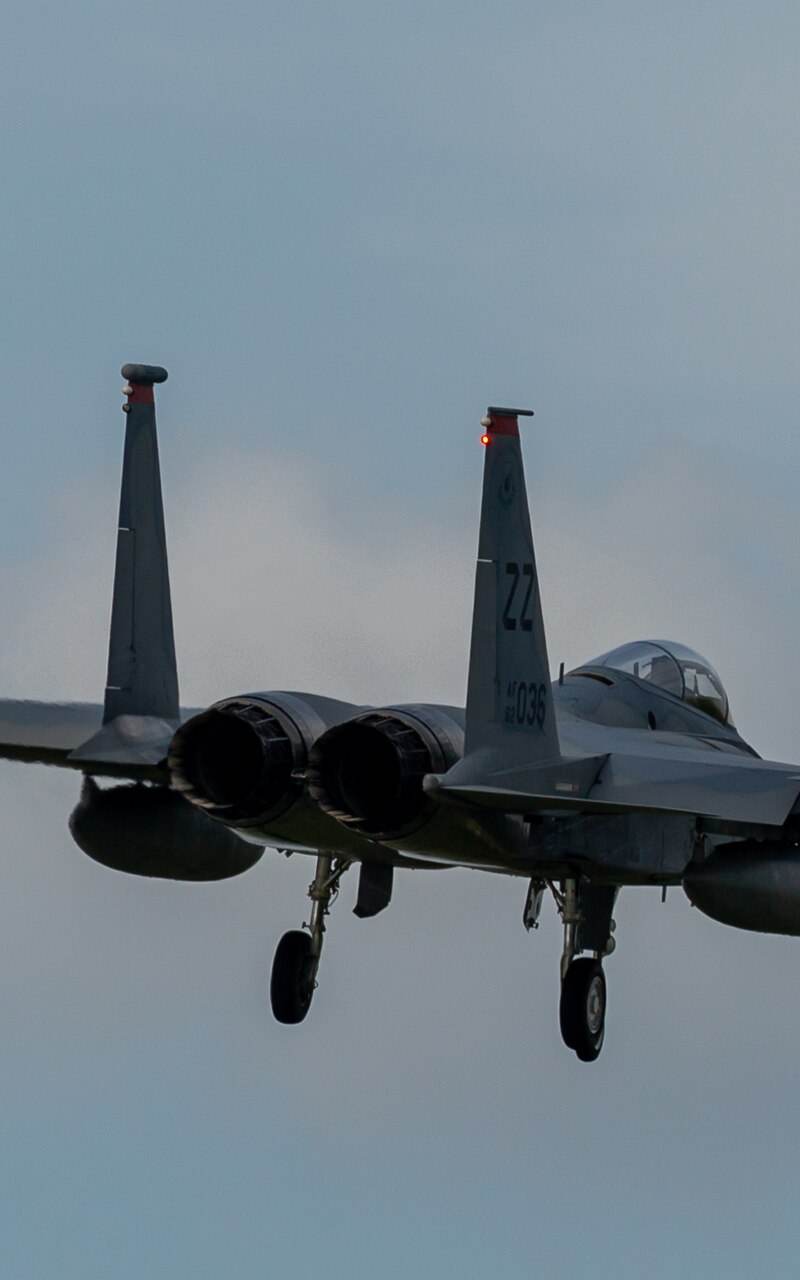  - Twin-engine aircraft
