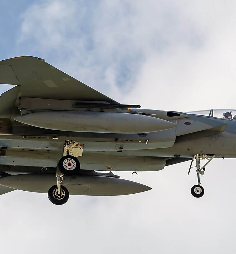  - Twin-engine aircraft