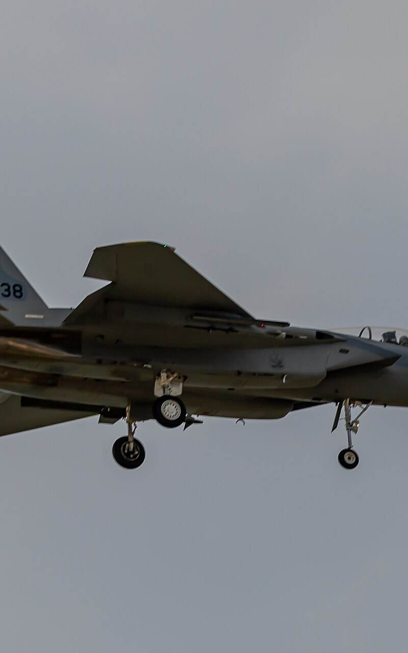  - Twin-engine aircraft