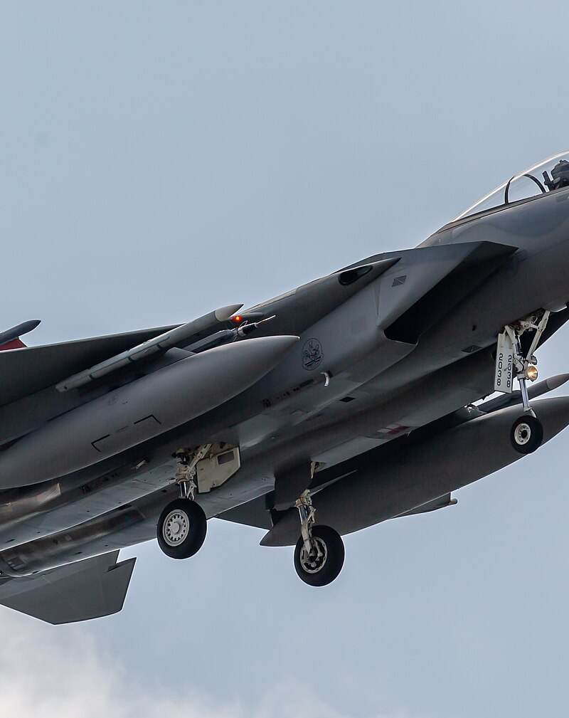  - Twin-engine aircraft