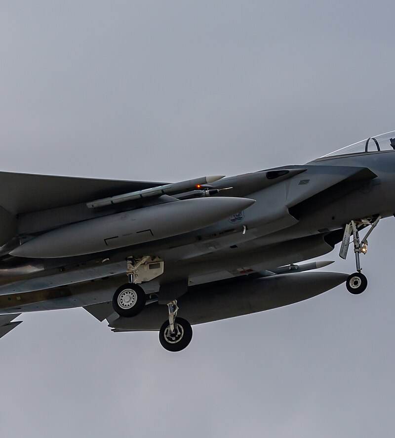  - Twin-engine aircraft