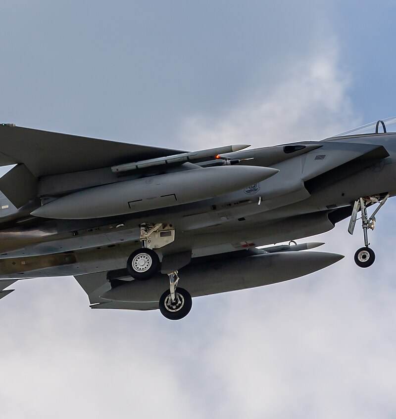  - Twin-engine aircraft