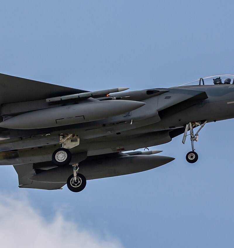  - Twin-engine aircraft