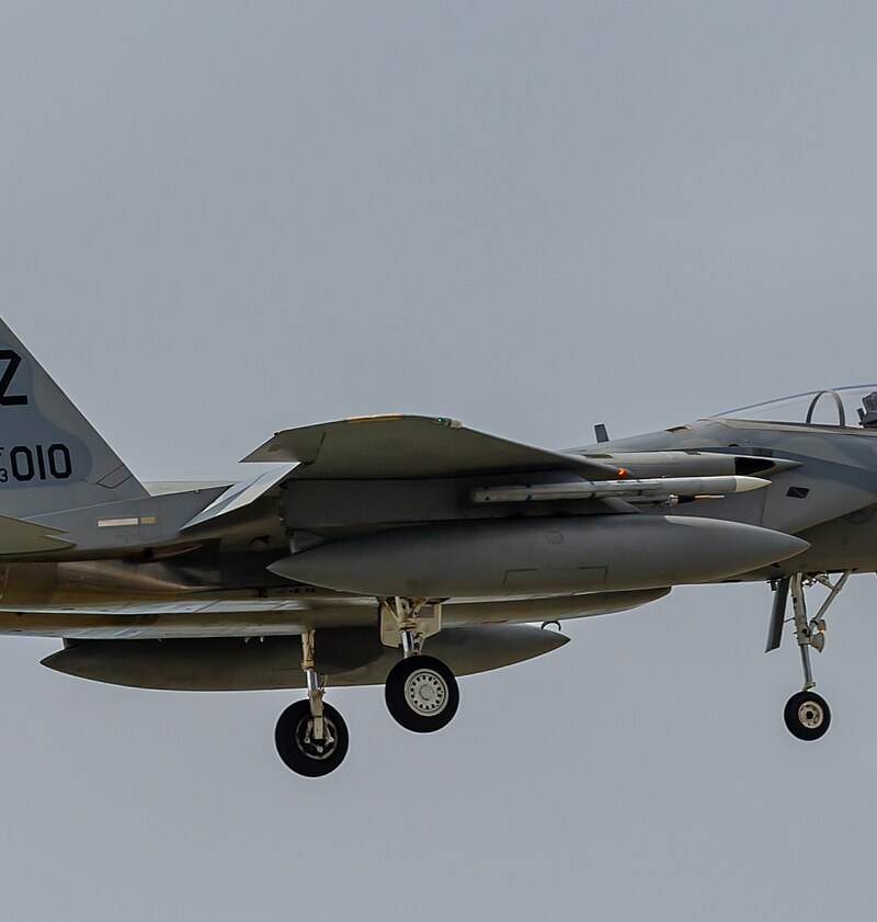  - Twin-engine aircraft