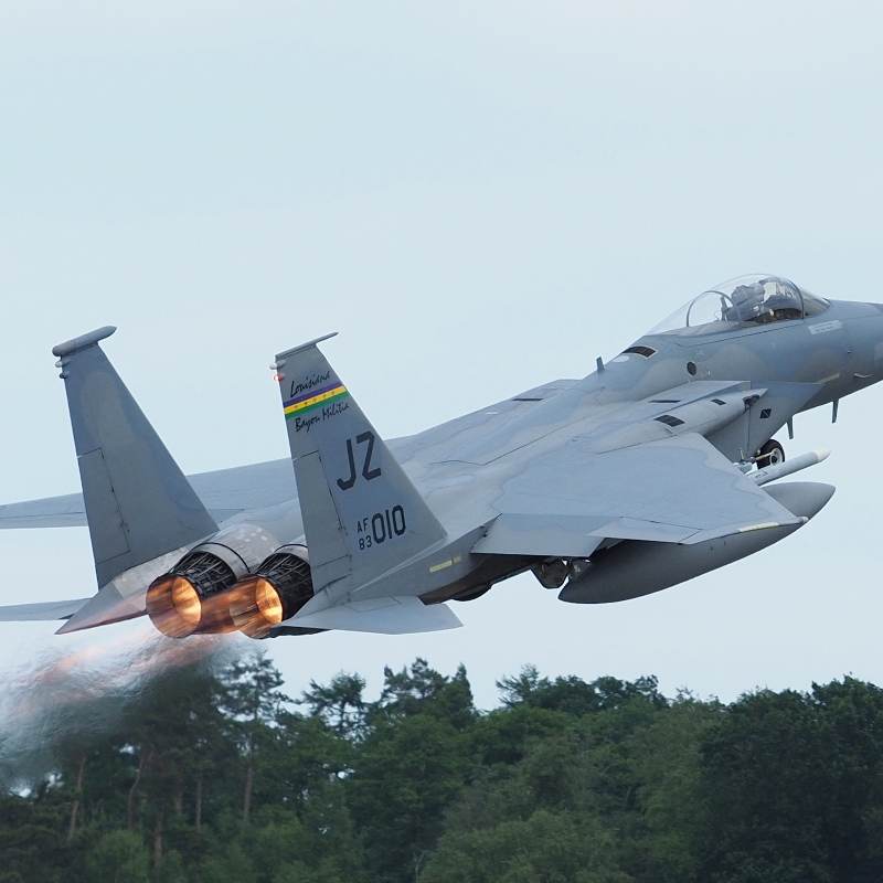  - Twin-engine aircraft