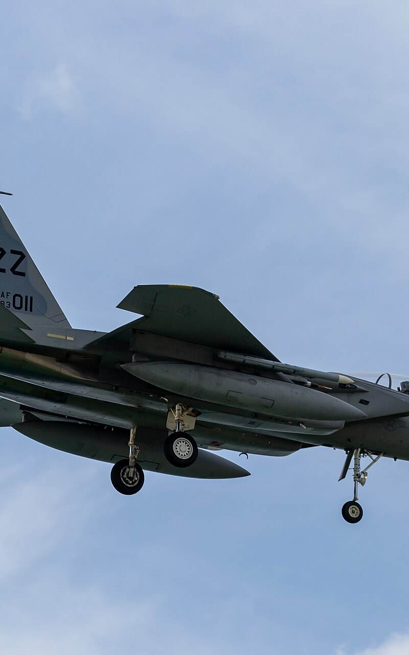  - Twin-engine aircraft