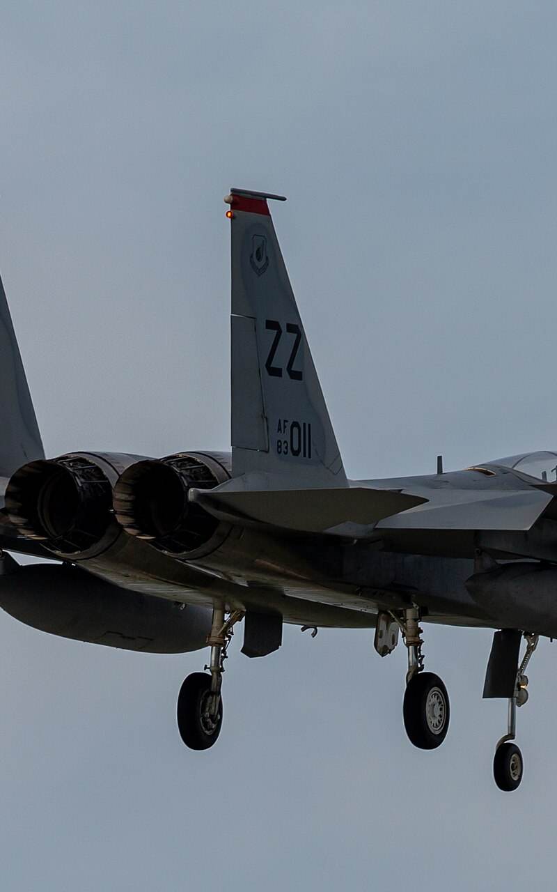  - Twin-engine aircraft