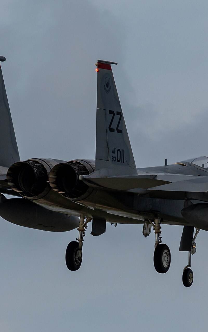  - Twin-engine aircraft