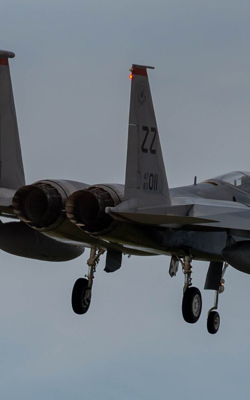  - Twin-engine aircraft