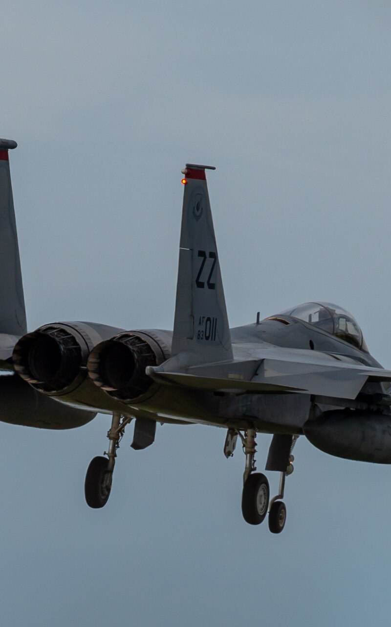  - Twin-engine aircraft