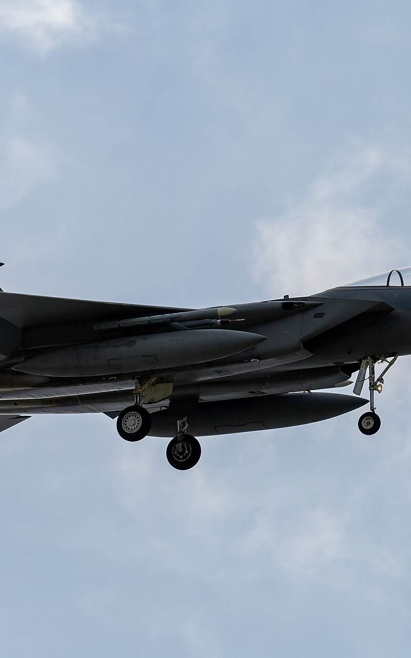  - Twin-engine aircraft
