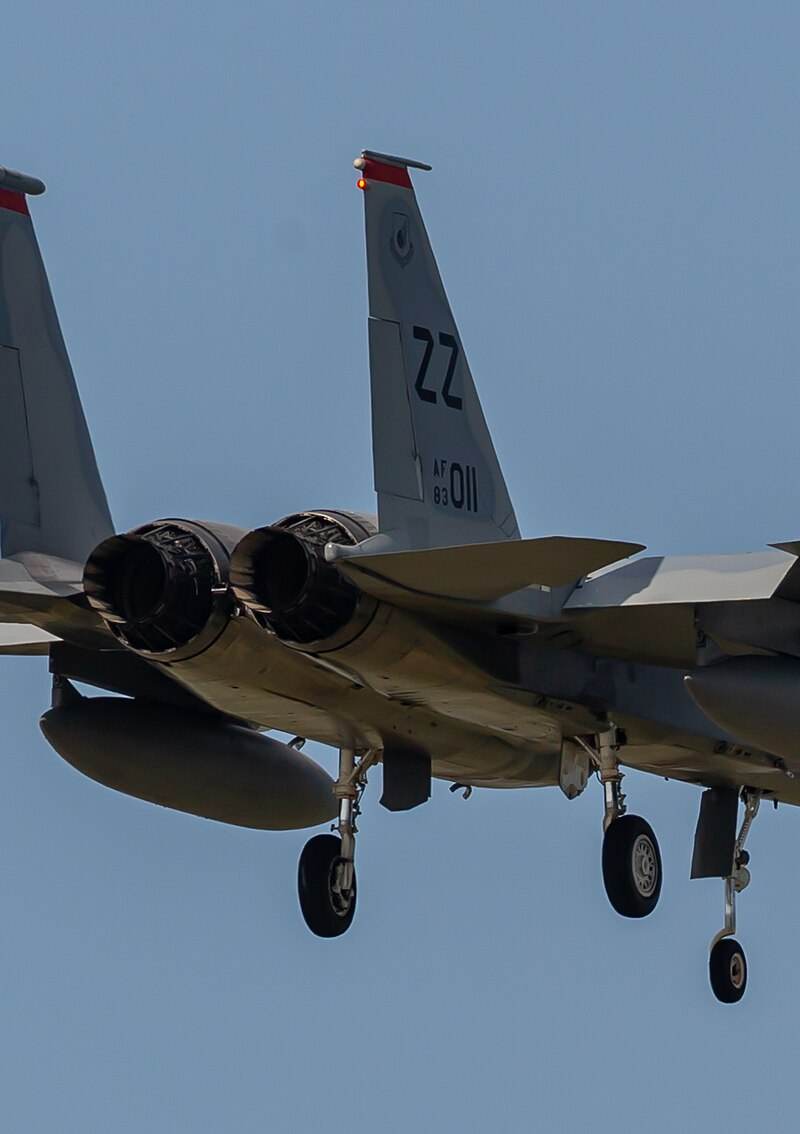  - Twin-engine aircraft