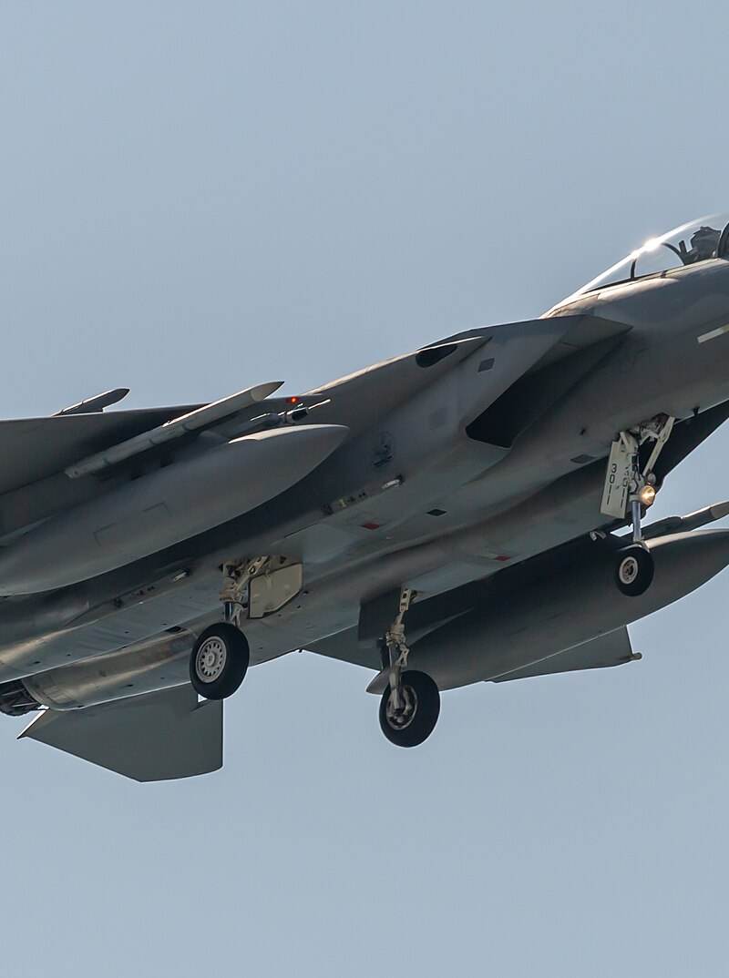  - Twin-engine aircraft